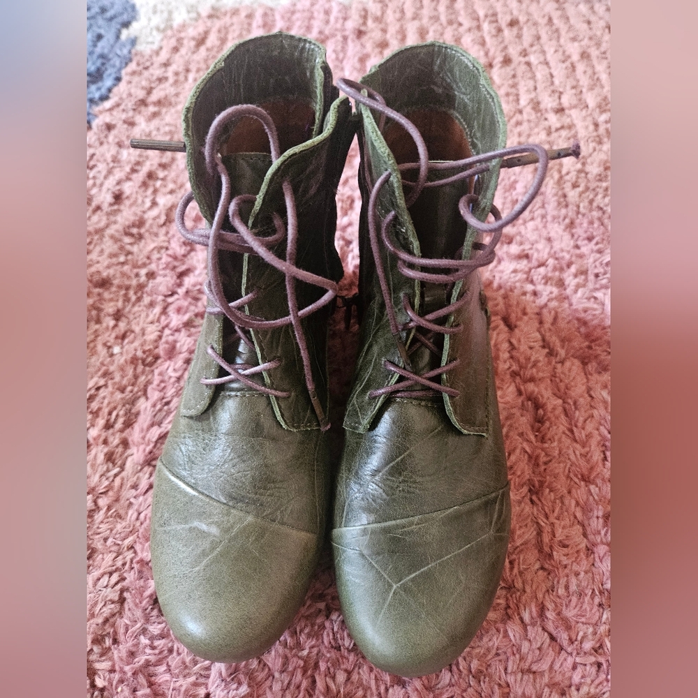 Sergio Tomani Green ankle boot size 37